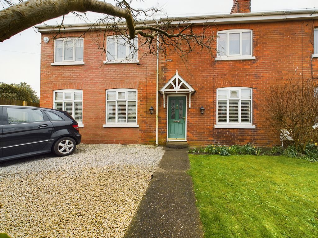 4 bed semidetached house for sale in Waxholme Road, Withernsea HU19
