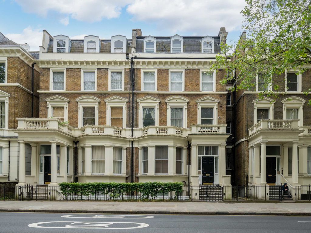 2 bed flat to rent in Holland Park Avenue, London W11, £2,600 pcm Zoopla