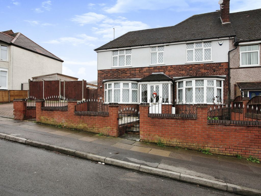 3 bed end terrace house for sale in Southbank Road, Coundon, Coventry
