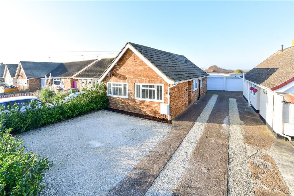 3 bed semidetached bungalow for sale in Merritt Road, Greatstone, New