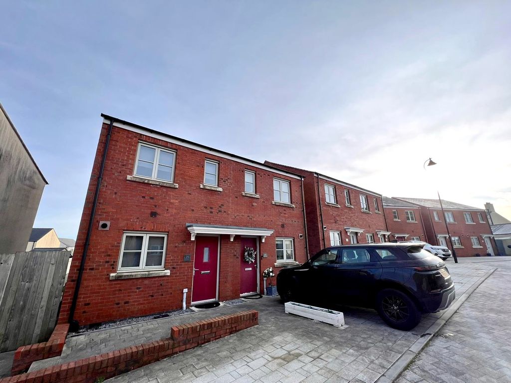 2 bed semidetached house for sale in Lle Crymlyn, Llandarcy, Neath. SA10 Zoopla
