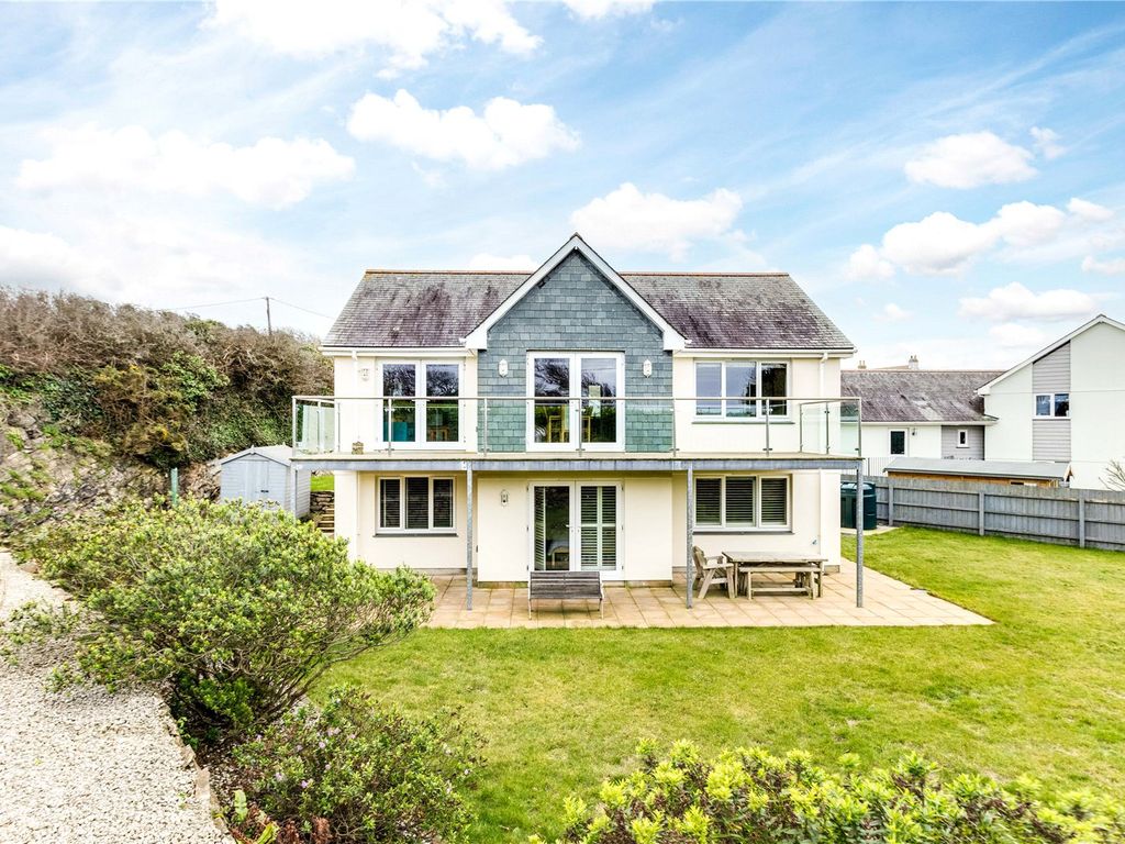 4 bed detached house for sale in Meaver Road, Mullion, Helston