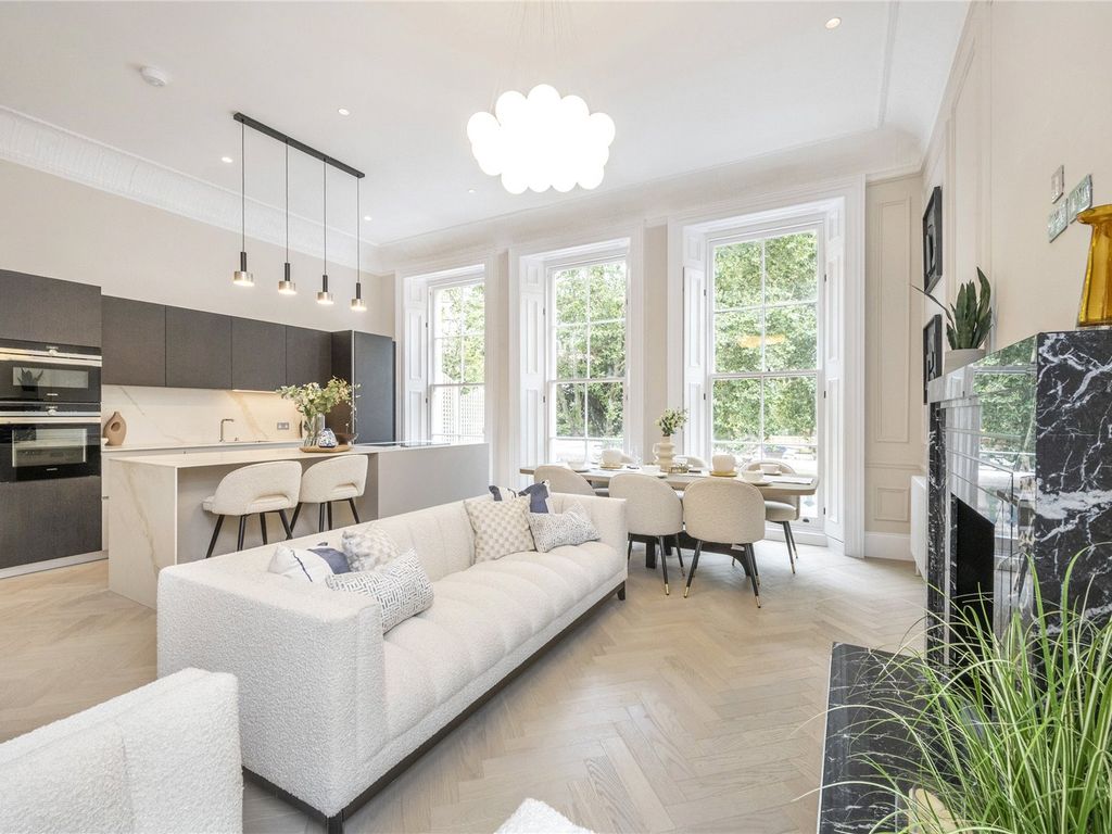 3 bed flat for sale in Ashburn Gardens, Earls Court SW7, £2,895,000