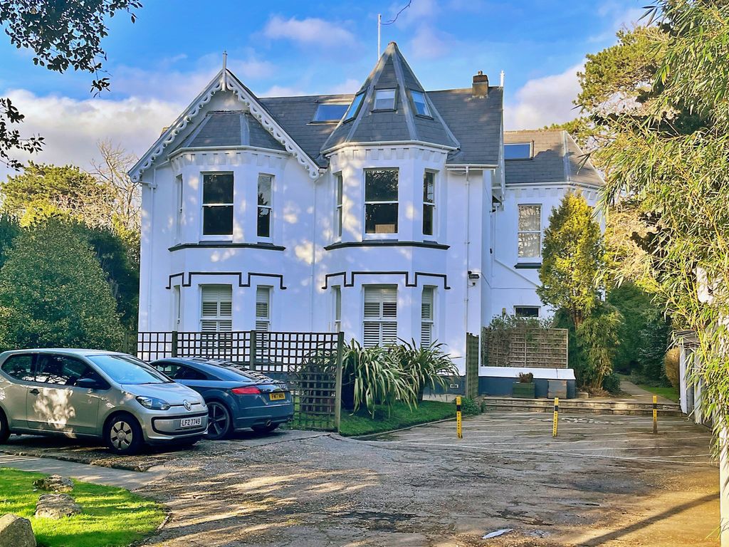 2 bed flat for sale in Dean Park Road, Bournemouth BH1 Zoopla