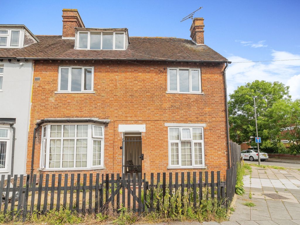 2 bed town house for sale in Cambridge Street, Aylesbury HP20 Zoopla