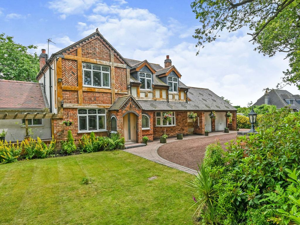 4 bed detached house for sale in Stable Lane, Calf Heath, Wolverhampton