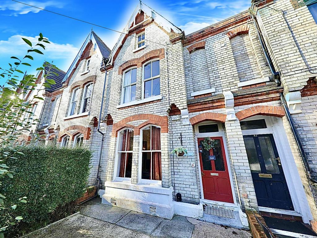 4 bed terraced house for sale in Salisbury Street, Hull HU5, £270,000