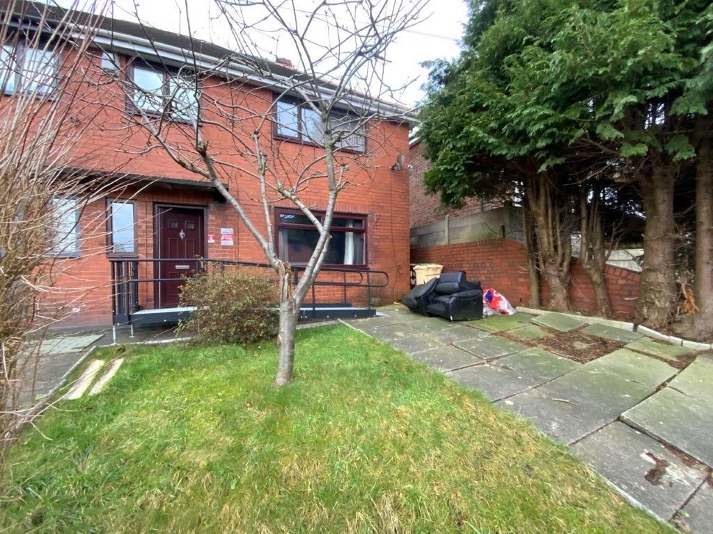 3 bed semidetached house for sale in Winchester Way, Bolton BL2, £