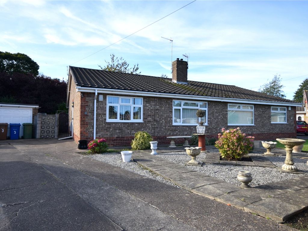 2 bed bungalow for sale in kennington walk, cottingham, east riding of yorkshire hu16