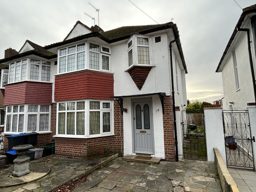 3 bed property for sale in 14 Oxford Close, Mitcham, Greater London CR4