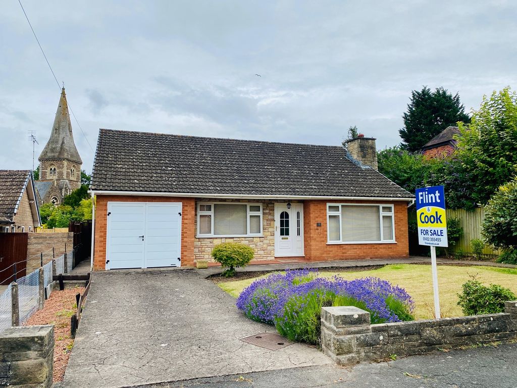 3 bed detached bungalow for sale in Lincoln Close, Tupsley, Hereford
