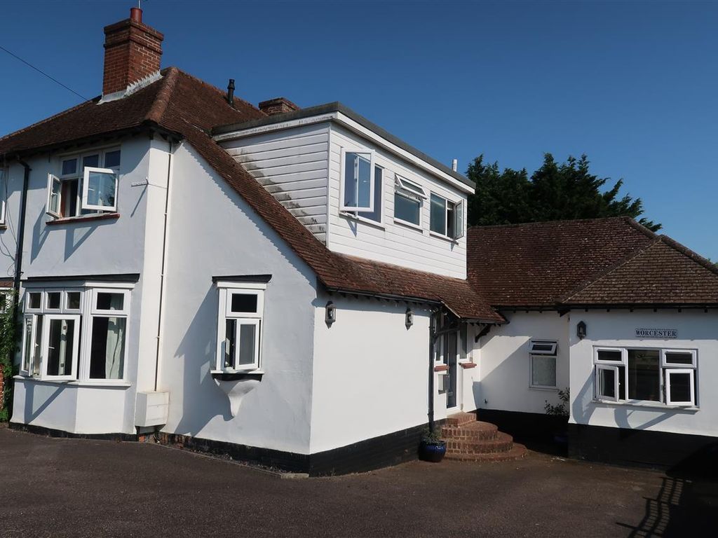 4 bed semidetached house for sale in Orchard Drive, Weavering