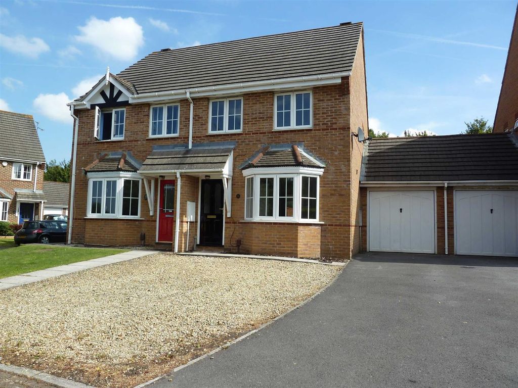 3 bed semidetached house to rent in Pinnell Grove, Emersons Green