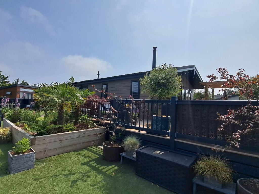 2 bed mobile/park home for sale in Edingworth Road, Edingworth, Weston