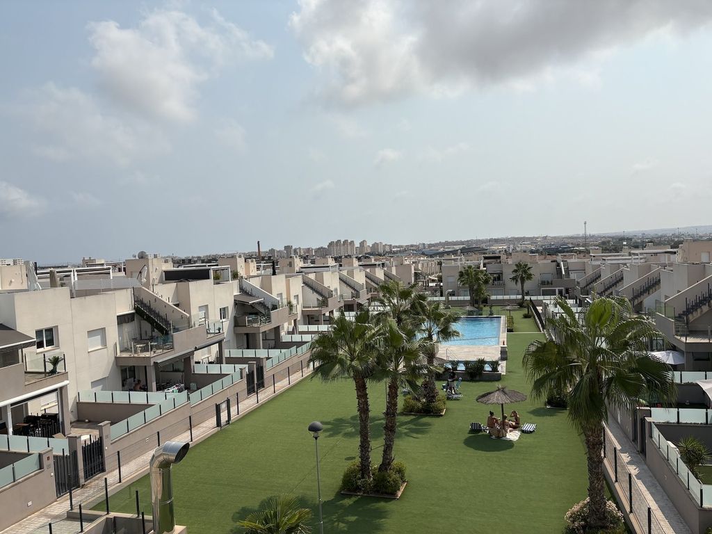 Alicante, Torrevieja, 3 bed apartment for sale, £218,212 - Zoopla