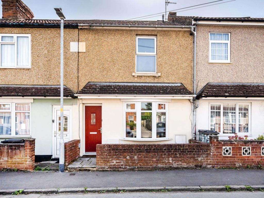 3 bed terraced house for sale in Hughes Street, Swindon SN2, £250,000