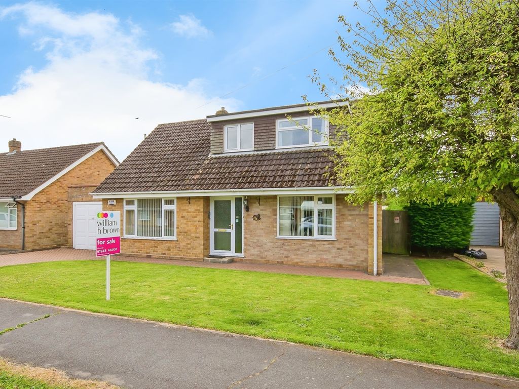 3 bed detached house for sale in Elmfield Drive, Elm, Wisbech PE14, £