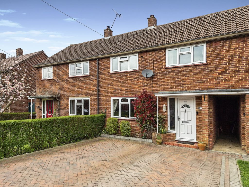 3 bed terraced house for sale in Birchwood Way, Park Street, St.Albans