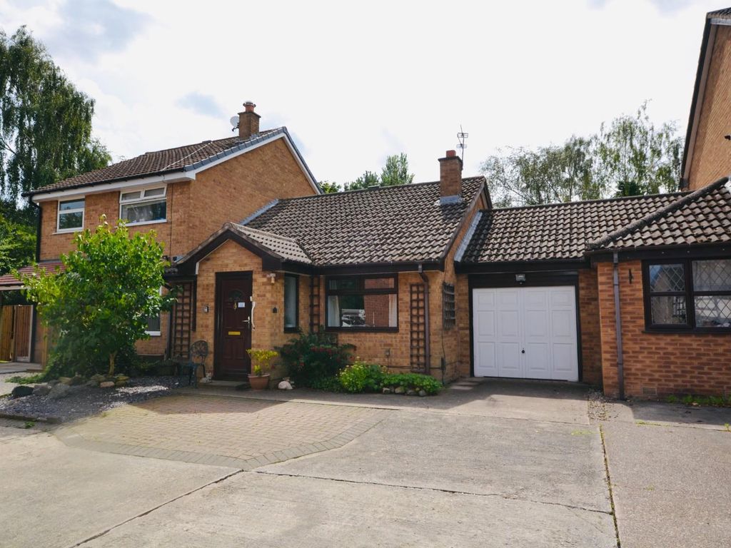2 bed bungalow for sale in Shanklin Close, Great Sankey, Warrington WA5
