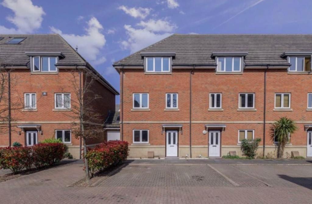 4 bed terraced house for sale in Academy Place, Osterley, Isleworth TW7