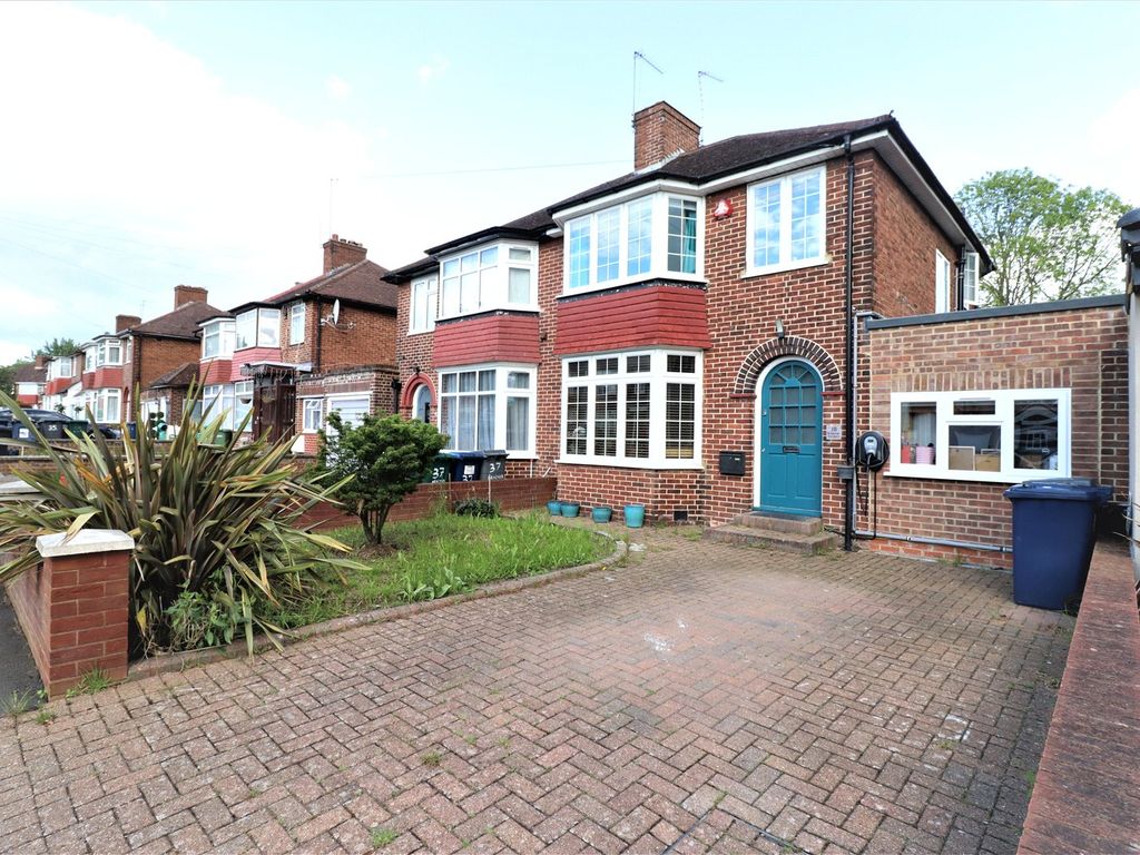 3 bed semidetached house for sale in Braemar Gardens, Colindale