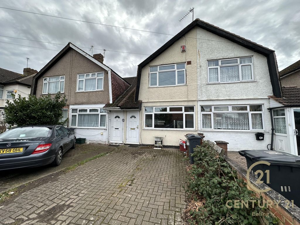 2 bed terraced house for sale in Durham Road, Feltham TW14 Zoopla