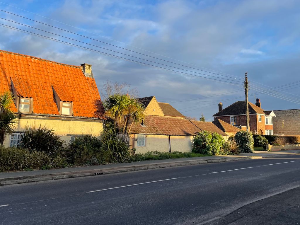 Land for sale in Horsegate, Deeping St James PE6, £200,000 Zoopla