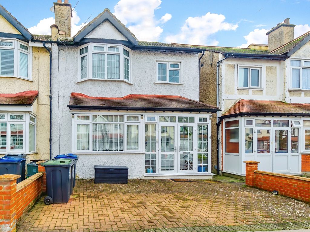 4 bed semidetached house for sale in Wharfedale Gardens, Thornton