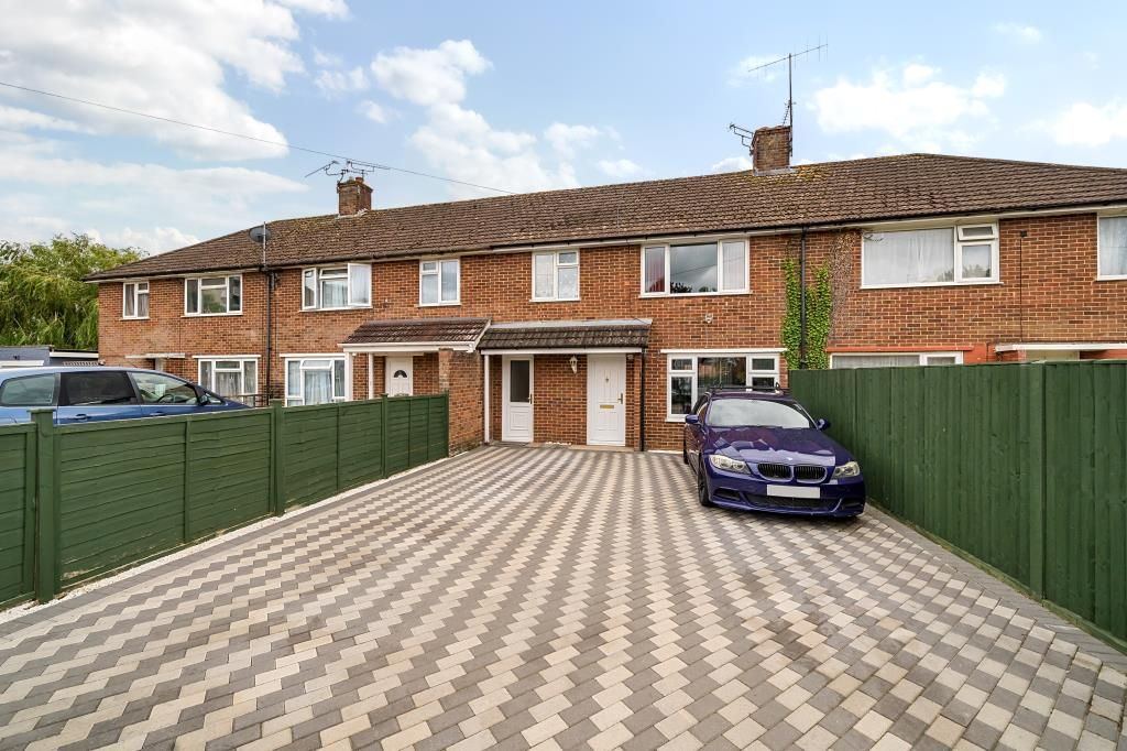 3 bed terraced house for sale in Gainsborough Road, Reading RG30, £
