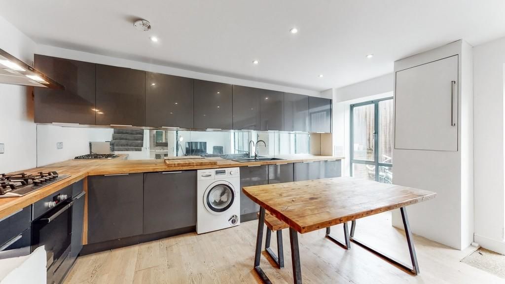 Carly Mews Bethnal Green London E2  