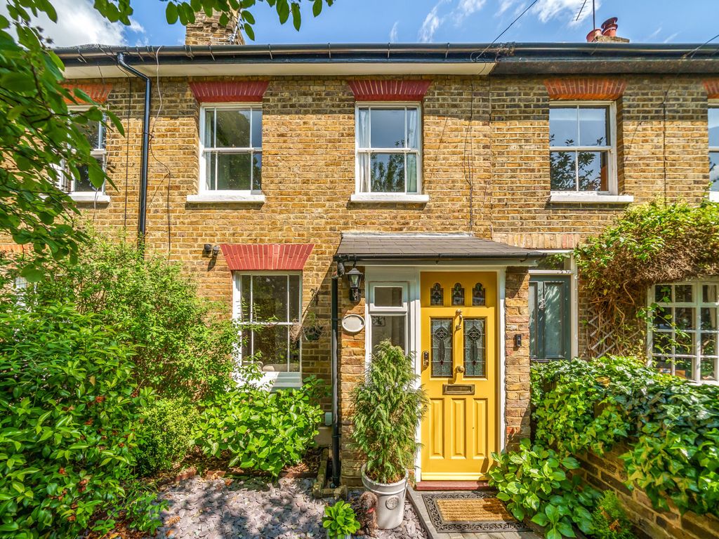 2 bed terraced house for sale in Blackmores Grove, Teddington TW11 Zoopla