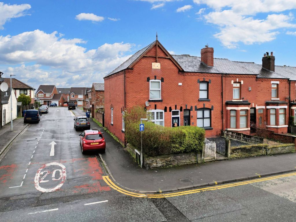 2 bed end terrace house for sale in Ormskirk Road, Wigan WN5, £165,000