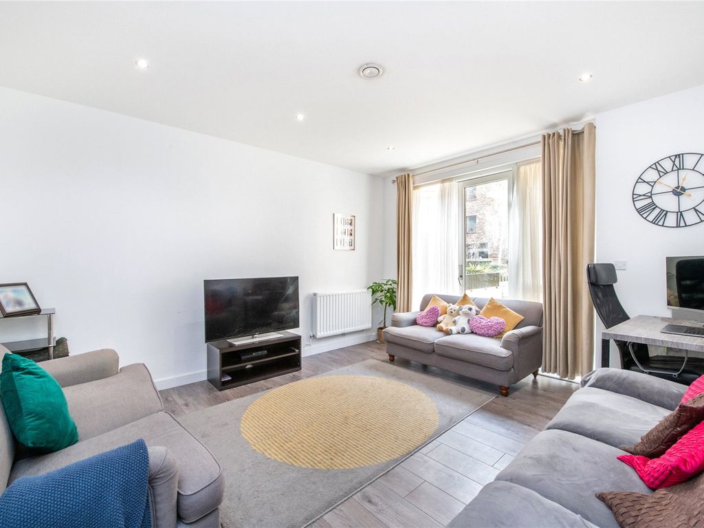 Frobisher Yard, Galleons Reach, London E16  