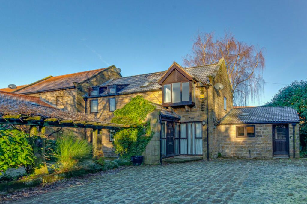 2 bed barn conversion for sale in Morthen Road, Wickersley, Rotherham