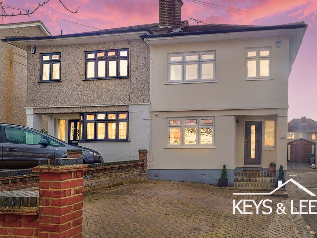 3 bed semidetached house for sale in Silvermere Avenue, Collier Row