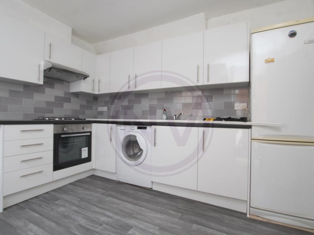 4 bed terraced house to rent in Elsden Rd, Tottenham N17, £2,450 pcm