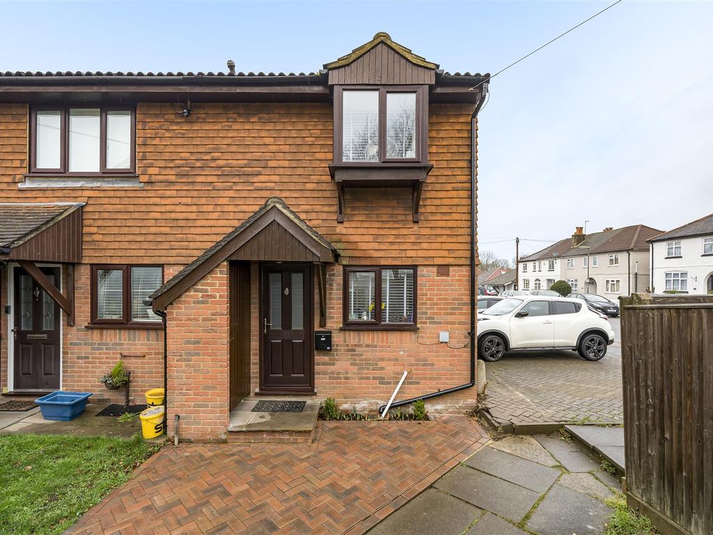 2 bed end terrace house for sale in Lintons Lane, Epsom KT17 Zoopla