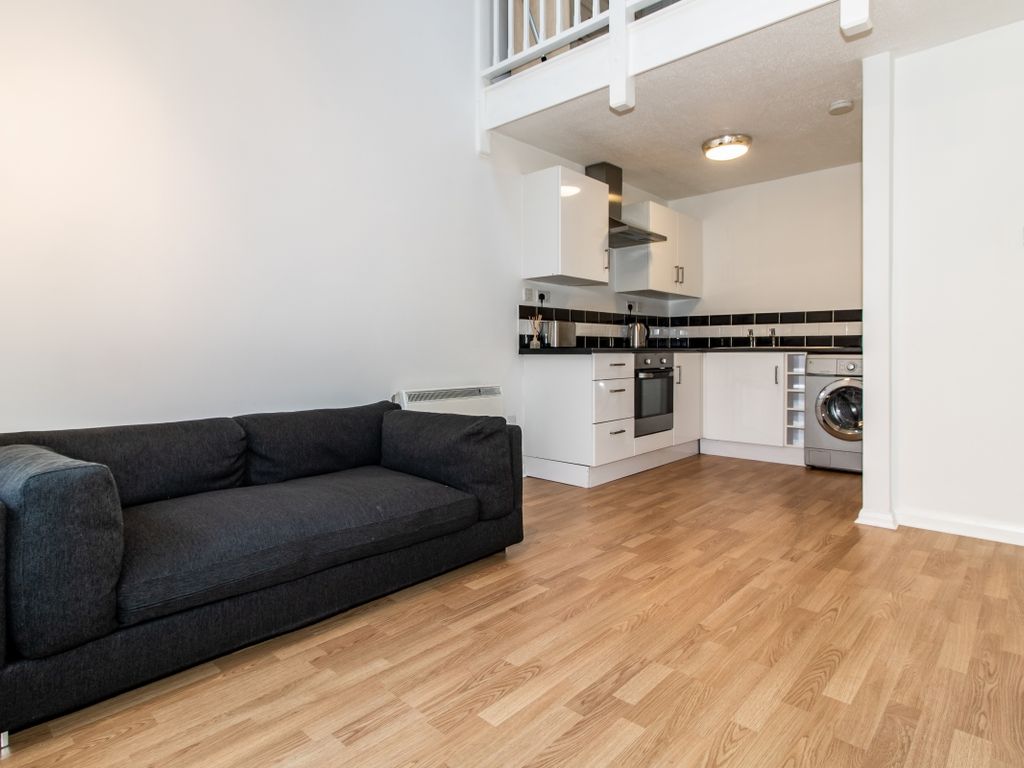 1 bed town house to rent in Willow Drive, Bicester OX26, £1,050 pcm