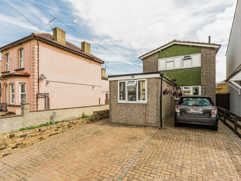 3 bed detached house for sale in Nelson Road, Gillingham ME7, £340,000