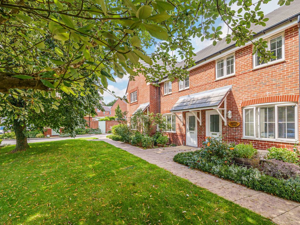 2 bed terraced house for sale in Barker Road, Storrington RH20, £