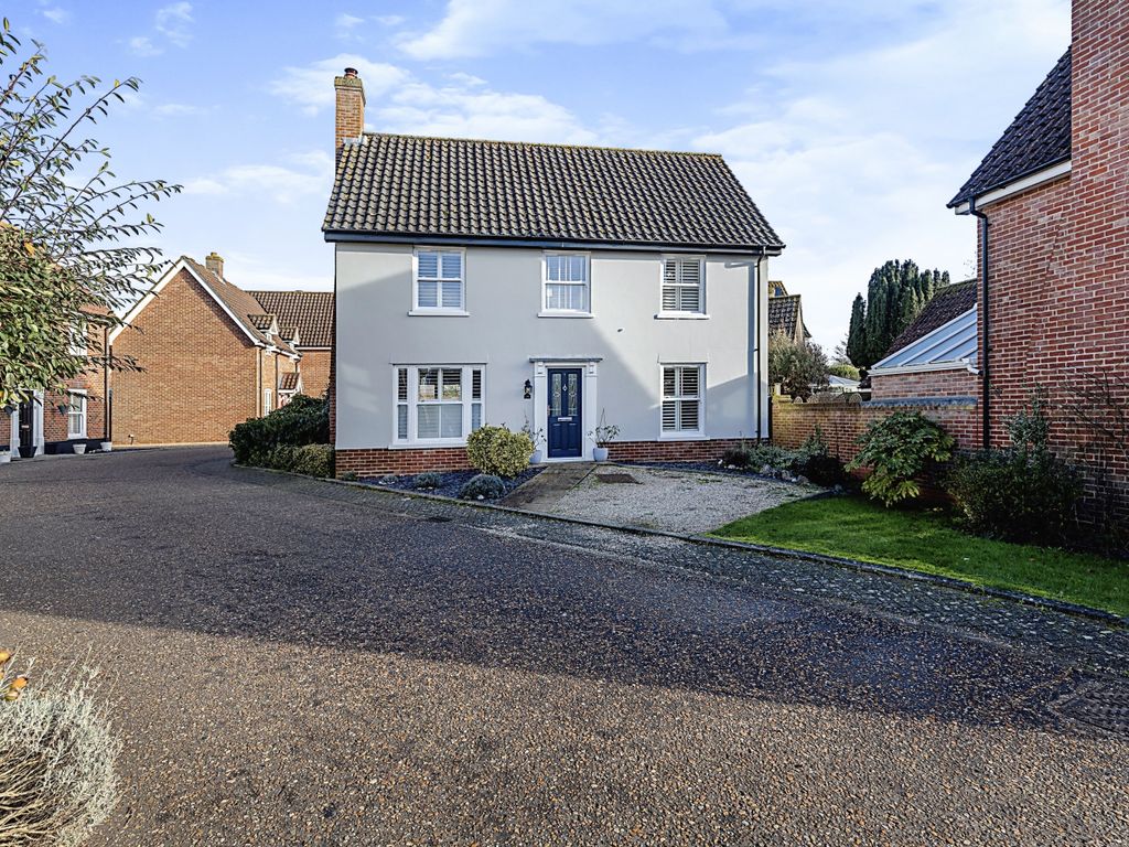 3 bed detached house for sale in Muir Drive, Hingham, Norwich NR9 Zoopla