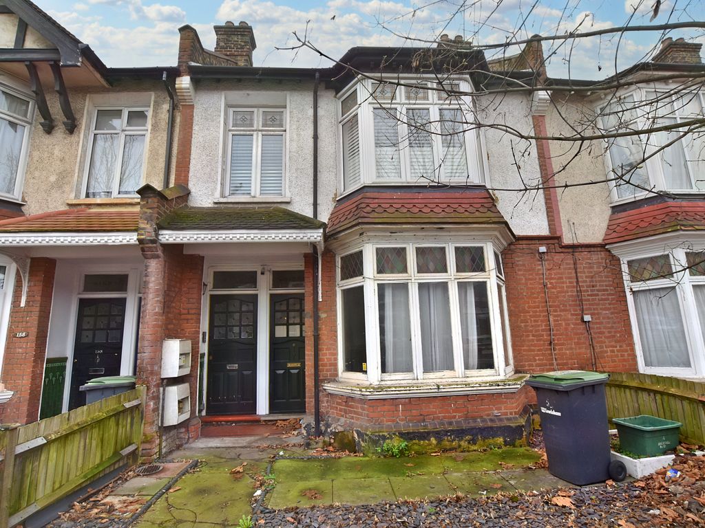 3 bed flat for sale in Brownhill Road, London SE6, £200,000 Zoopla