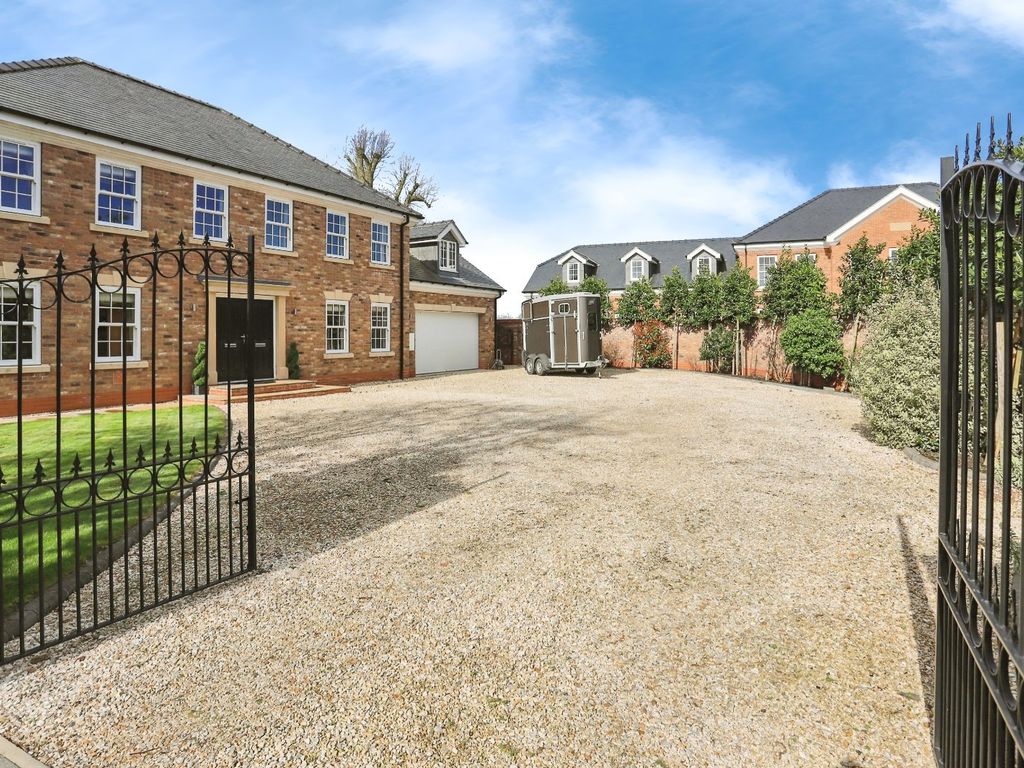 5 bed detached house for sale in Leeds Road, Selby YO8, £720,000 Zoopla