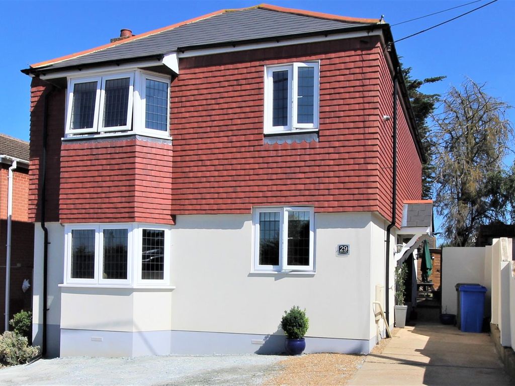 4 bed detached house for sale in Princes Avenue, Minster On Sea