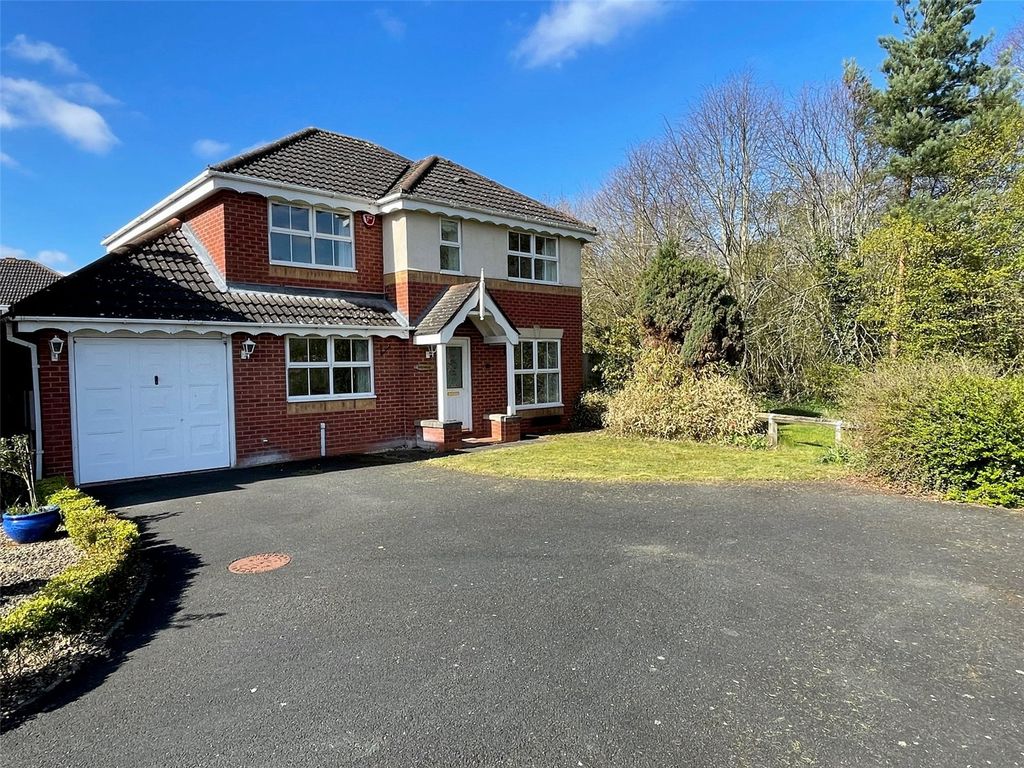4 bed detached house for sale in Okehampton Road, Leegomery, Telford