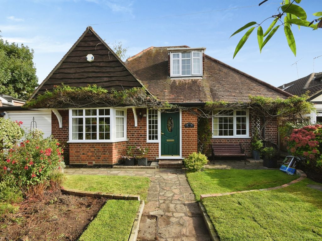 5 bed detached house for sale in Ongar Road, Pilgrims Hatch, Brentwood
