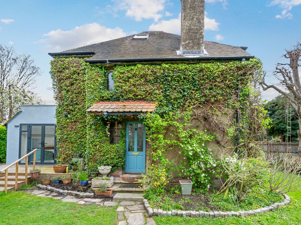 5 bed semidetached house for sale in Lower Downs Road, Wimbledon SW20, £950,000 Zoopla