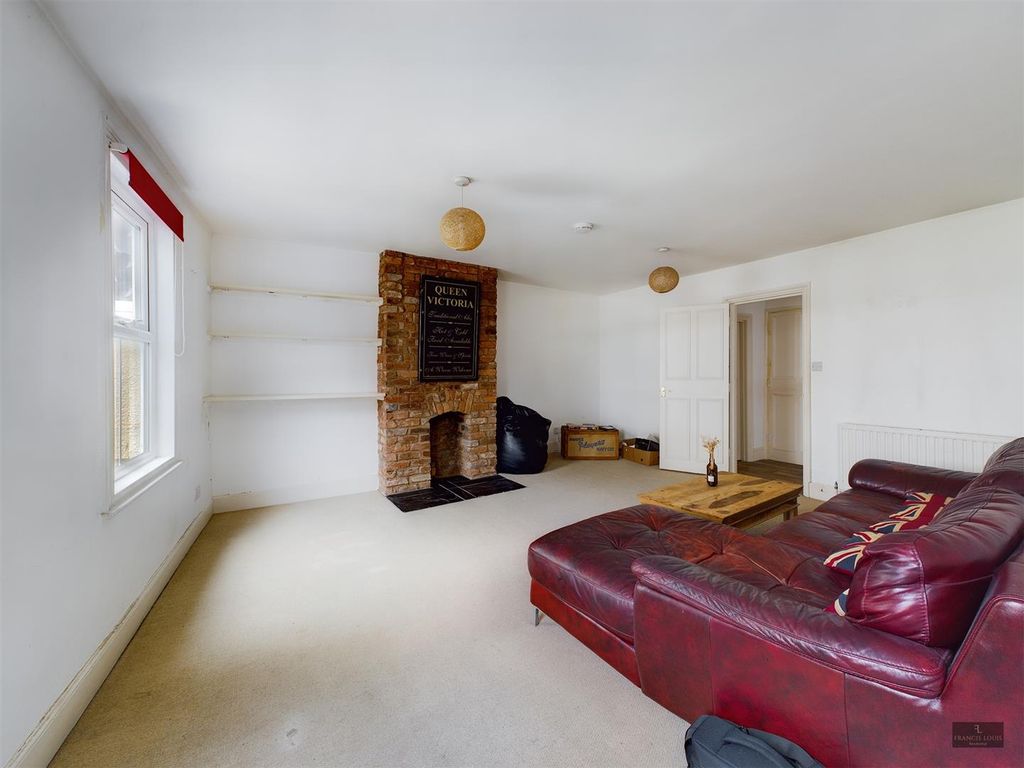 3 bed flat to rent in Tudor Street, Exeter EX4 Zoopla