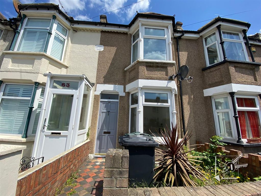 3 bed terraced house to rent in Knockhall Chase, Greenhithe DA9 Zoopla