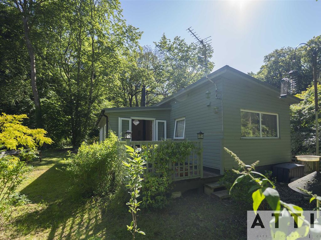 2 bed villa for sale in Upper Holton, Halesworth IP19, £140,000 Zoopla